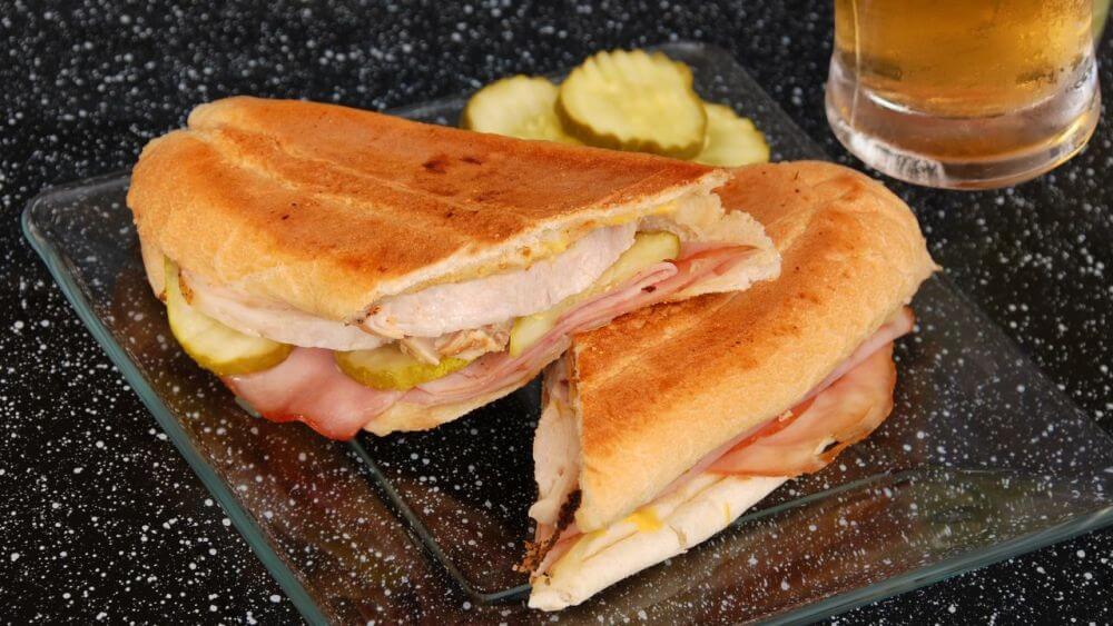 cuban sandwich and beer ()